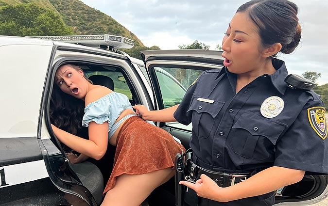 [MomsBangTeens] Bella Rolland, Nicole Doshi (Hot Cop Makes A Stop)